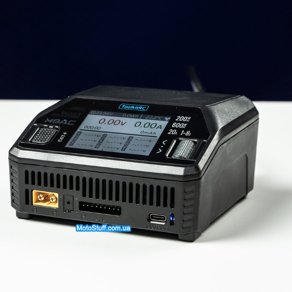 Зарядное устройство ToolkitRC M8AC (AC 200 Вт / DC 600 Вт) 
